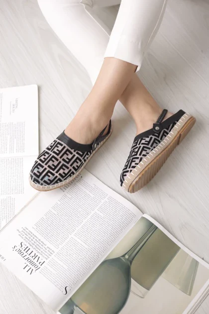 کفش زنانه فندی