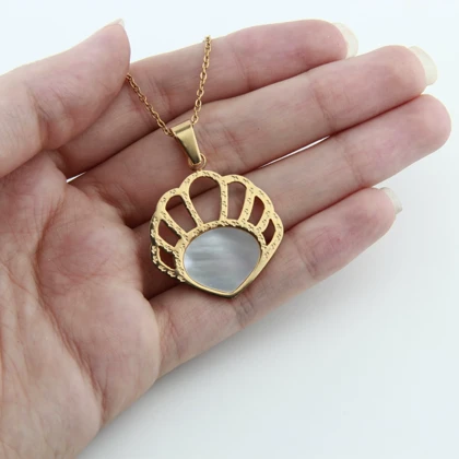 گردنبند زنانه طرح صدف