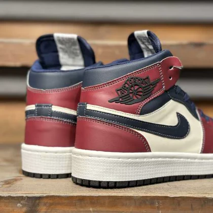 کتانی زنانه جردن ساق‌دار