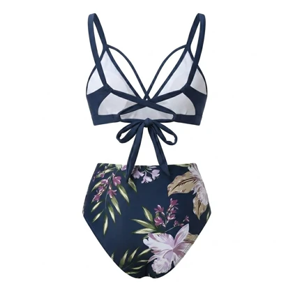 بیکینی دوتکه Cupshe مدل Dark Blue Cutout – سرمه‌ای شیک با یقه V و پایین‌تنه فاق‌بلند چین‌دار