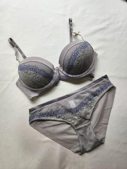 ست سوتین و شورت جکدار فنردار برند AngGee کد: 5108