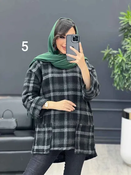 پالتو جلو بسته یقه چاک‌دار
