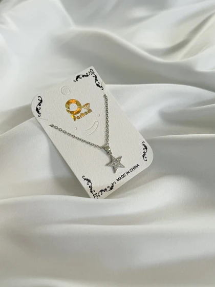 گردنبند ستاره نگین‌دار