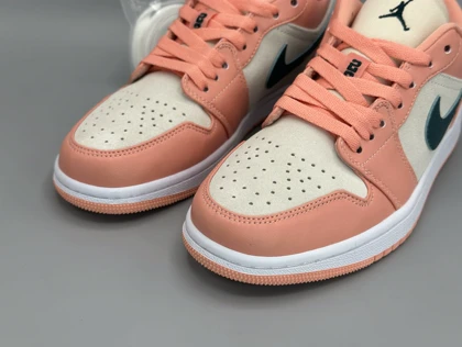 کتانی نایکی جردن1لو مدر روت/Nike Air Jordan1 low