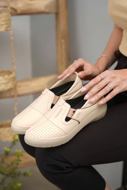 کفش طبی زنانه سرچ