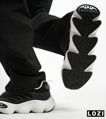 کفش کتانی مردانه مشکی ADIDAS yeezy 700 v2