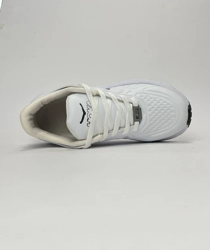 کتانی راحتی هوکا وان وان سفید رویه چرم