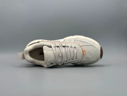 کتانی نایکی وی 2 کی ران نسکافه ای/Nike v2k