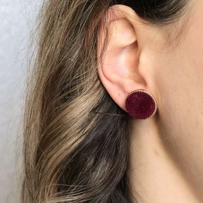 گوشواره مخمل زرشکی