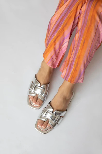 دمپایی زنانه استراسونس straswans