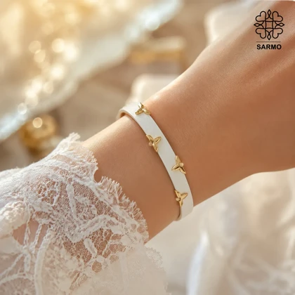 دستبند چرمی سفید گل‌دار کد 509428066-58