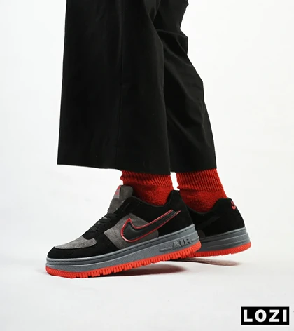 کفش کتانی بزرگ پا طوسی قرمز مشکی نایک NIKE AIR FORCE