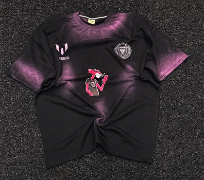 تیشرت ترکیبی اینترمیامی با پلنگ صورتی رنگ مشکی بنفش استایل خاص مدرن