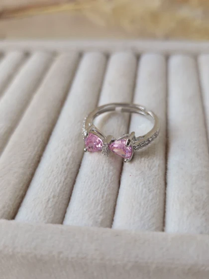 انگشتر پاپیون صورتی