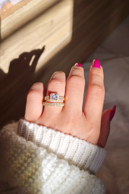 انگشتر جواهری رنگ طلایی