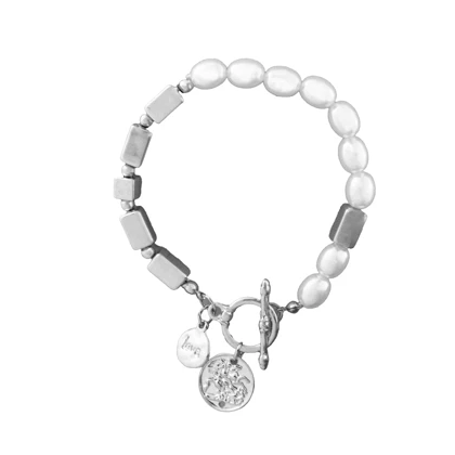 دستبند زنانه طرح love