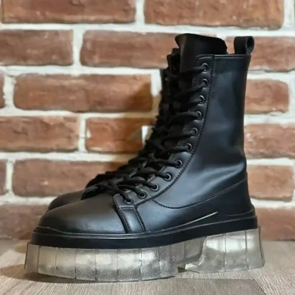 بوت مردانه برشکا زیر شیشه ای