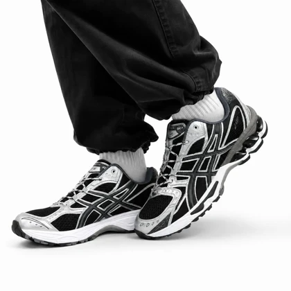 کفش کتانی مردانه مدل اسیکس مشکی طوسی لژ سفید ASICS