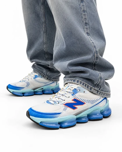 کفش کتانی مردانه رانینگ نیوبالانس آبی سفید New BALANCE 2000