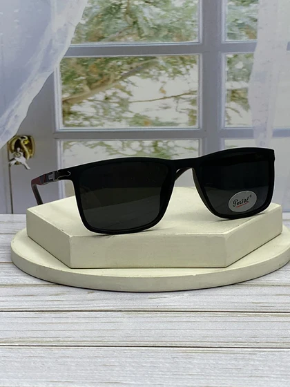 عینک آفتابی مردانه با فریم کائوچو و عدسی پلی‌کربنات پلاریزه محافظ UV400 و مناسب رانندگی