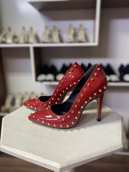 کفش پاشنه‌بلند Valentino
