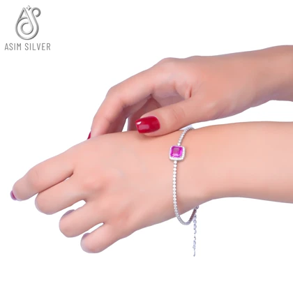 دستبند نقره نگین‌دار