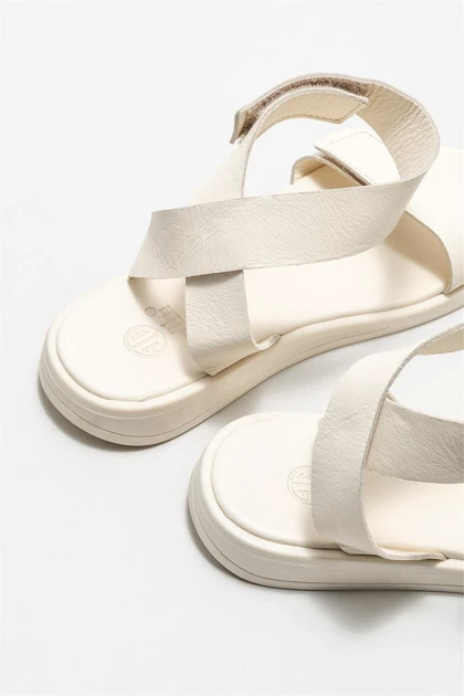 صندل زنانه اله elle