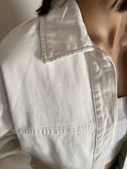 جکت جین سفید stradivarius کد 253