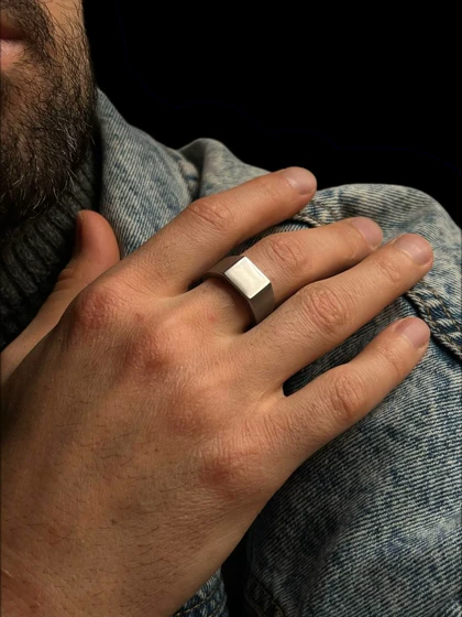 انگشتر مردانه کلاسیک مربع با قابلیت حک دلخواه