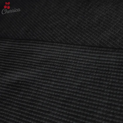 کراپ آستین بلند یقه اسکی مشکی