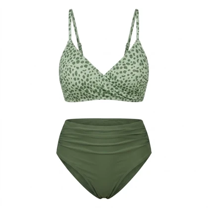 ست بیکینی Cupshe مدل Green Leopard Surplice – پلنگی سبز، یقه Surplice و پایین‌تنه فاق‌بلند چین‌دار