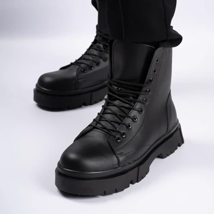 بوت مردانه مدل برشکا BERESHKA زیپ‌دار چرم رنگ مشکی کد 205