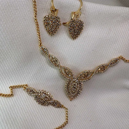 سرویس کامل برند شین مدل «اشک زرین» | تمام نگین با آبکاری طلا و گارانتی 1 ساله