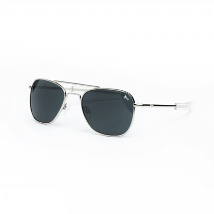 خرید عینک American Optical AO Pilot با طراحی کلاسیک خلبانی، فریم فلزی طلایی و لنز تیره؛ انتخابی اصیل برای استایل‌های کلاسیک و ماندگار