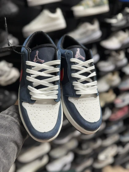 کتانی مردانه جردن وان سرمه ای قرمز