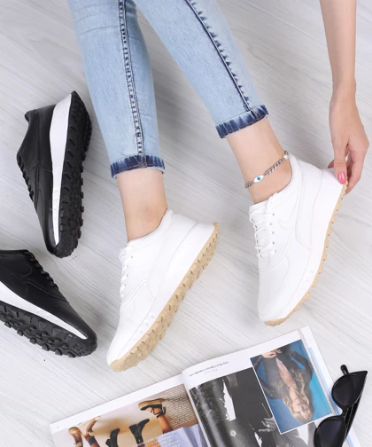 کفش اسپرت زنانه نیونایس