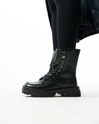 نیم بوت زنانه استرادیواریوس مدل Stradivarius-Flat-Ankle-Boots-BT10