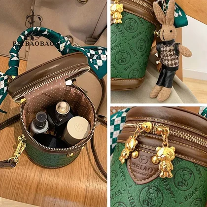 کیف وارداتی beibaobao همراه چارم کد 6926
