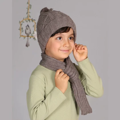 کلاه و شال گردن بافت بچه گانه پوم دار