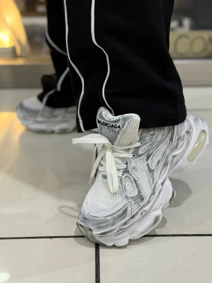 کتانی مردانه بالنسیگا پولیشی سفید