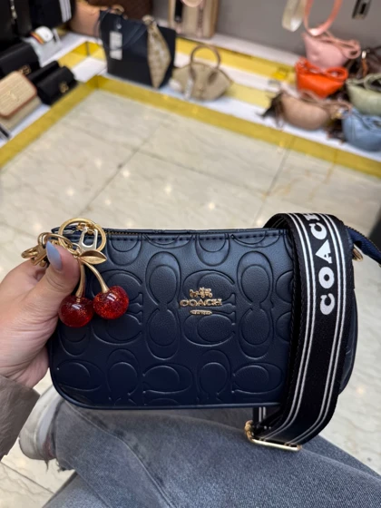 کیف دخترانه کوچ پاسپورتی آلبالو