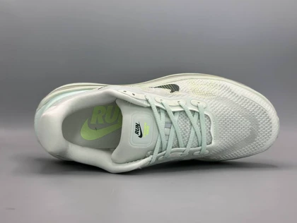 کتانی نایکی ایر زوم وومرو پریمیوم سفید فسفری/Nike