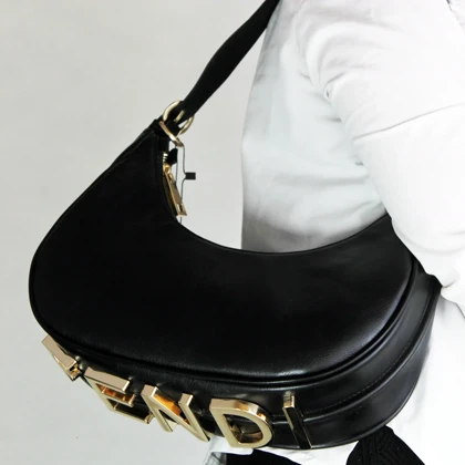 کیف دستی و دوشی زنانه فندی FENDI رنگ مشکی