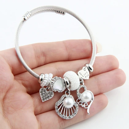 دستبند پاندورا مدل قلب نگینی