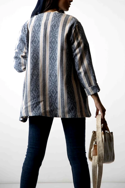 مانتو پایین گرد چاک‌دار