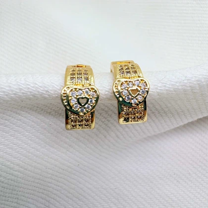 گوشواره برند شین مدل «ملکه قلب‌ها» | آبکاری طلای 24 عیار و درخشش الماس‌گونه