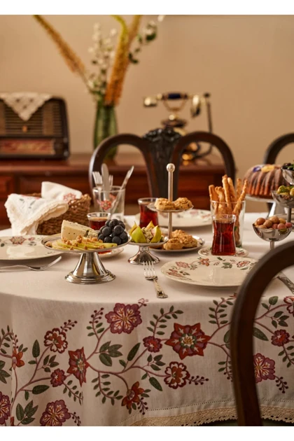 رومیزی Bella Maison مدل Grandma Kopanakili پلی‌استر - شیری
