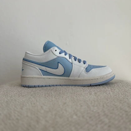 جردن1 سفید-آبی