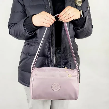 کیف برزنتی دوشی زنانه ساینا