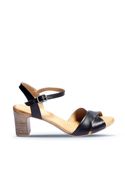 صندل زنانه بوئنو bueno